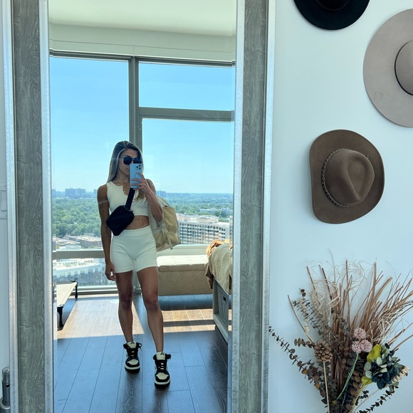 Loved Items for Less - Picture 5 of 10